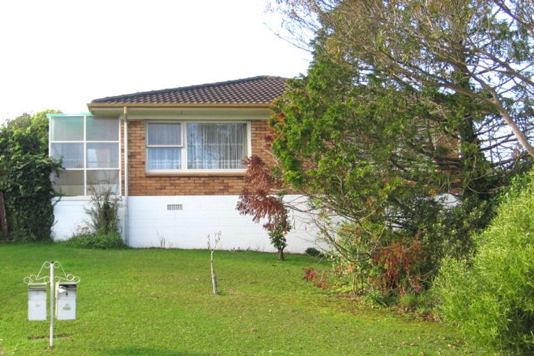 Photo of property in 2/3 Landop Terrace, Howick, Auckland, 2014