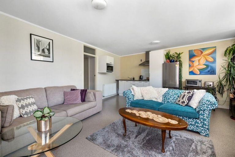 Photo of property in 6a Hauraki Road, Hauraki, Auckland, 0622