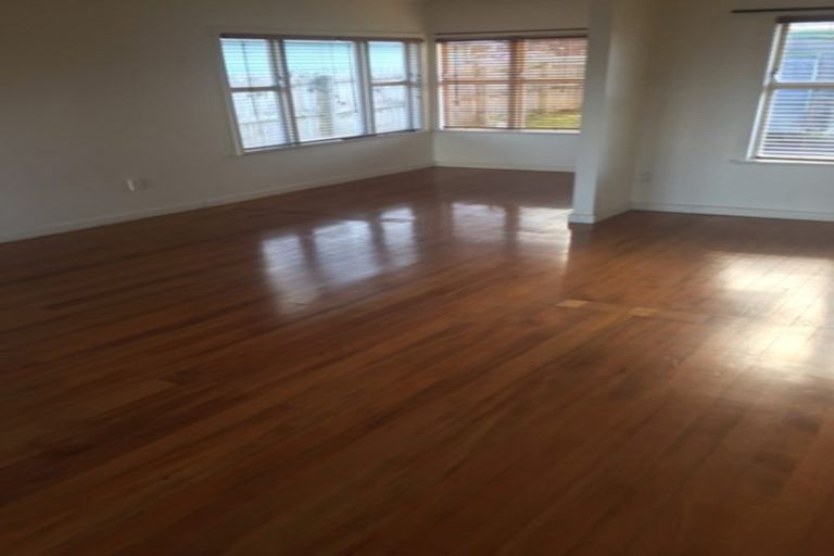 Photo of property in 15 Putini Road, Mangere Bridge, Auckland, 2022