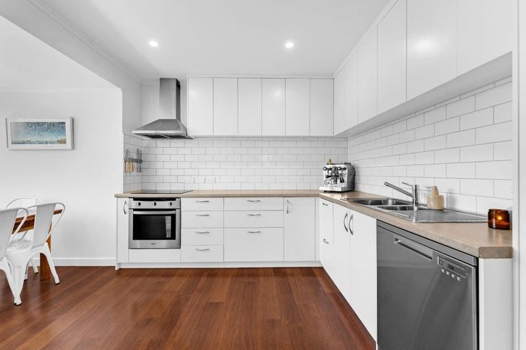 Photo of property in 60 Mcentee Road, Waitakere, Auckland, 0816