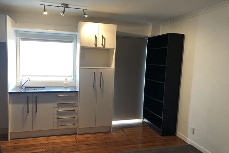 Photo of property in 83b Sale Street, Cockle Bay, Auckland, 2014