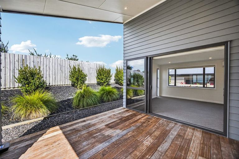 Photo of property in 54 Paparahi Place, Wainui, Silverdale, 0992