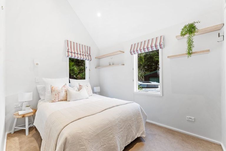 Photo of property in 1/68 Braemar Road, Castor Bay, Auckland, 0620