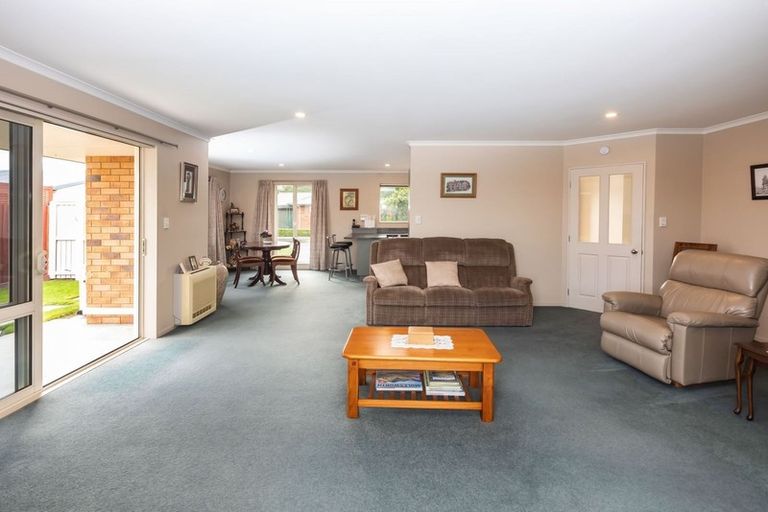 Photo of property in 12 Country Lane, Rangiora, 7400