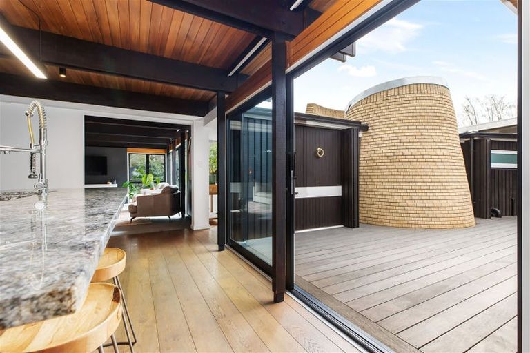 Photo of property in 35 Westburn Terrace, Burnside, Christchurch, 8041