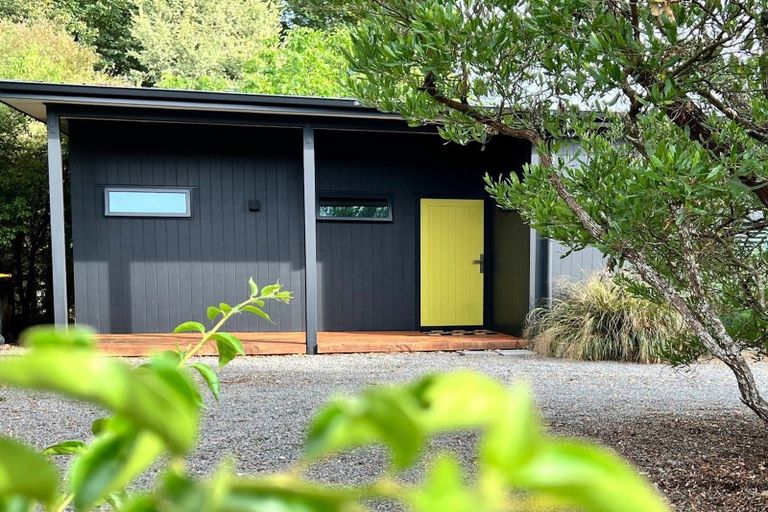 Photo of property in 1 Waka Lane, Martinborough, 5711