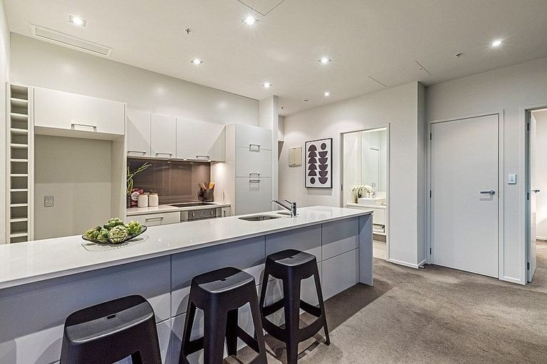 Photo of property in Sentinel Apartments, 1303/3 Northcroft Street, Takapuna, Auckland, 0622