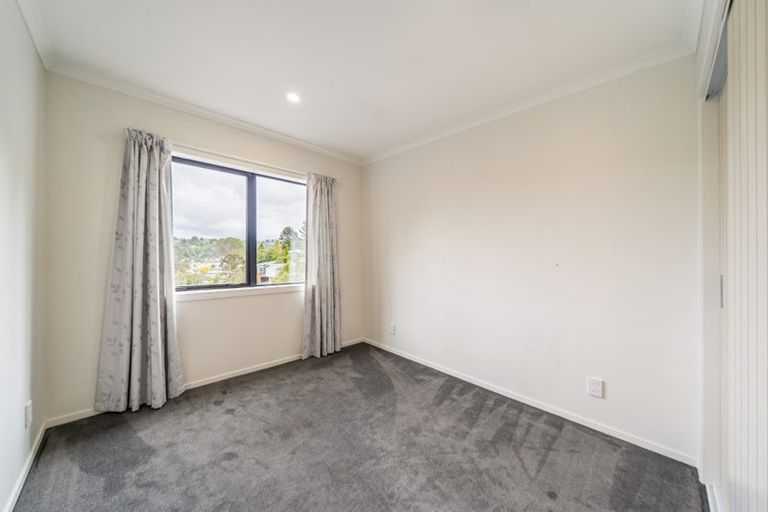 Photo of property in 9 Lowry Heights, Stokes Valley, Lower Hutt, 5019