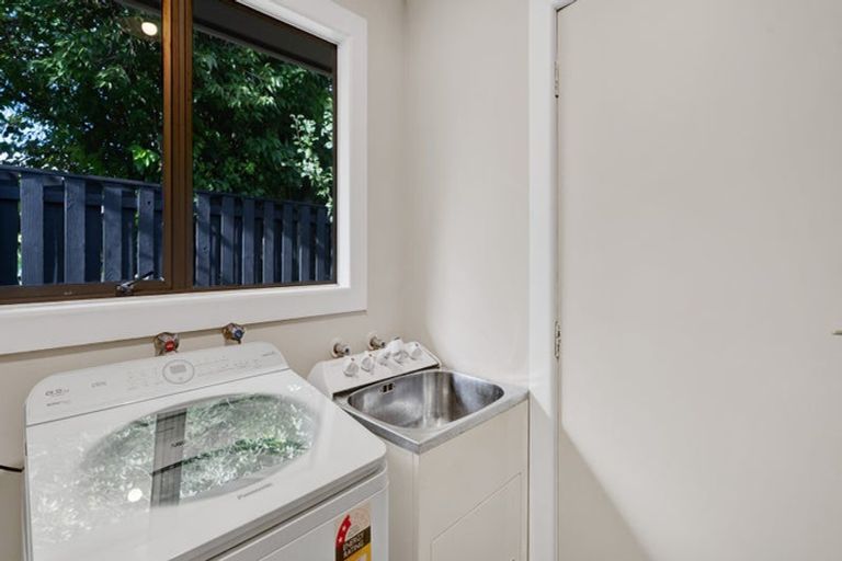 Photo of property in 6c Oswald Place, Stratford, 4332