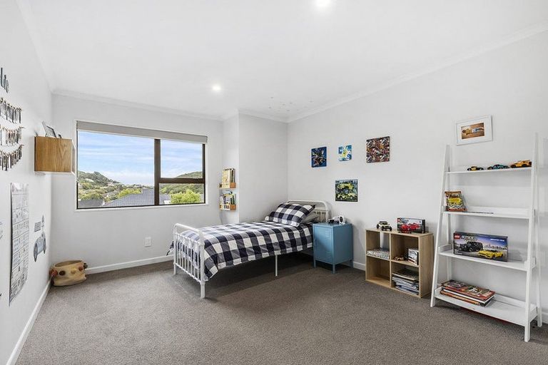Photo of property in 11 Eclipse Lane, Whitby, Porirua, 5024