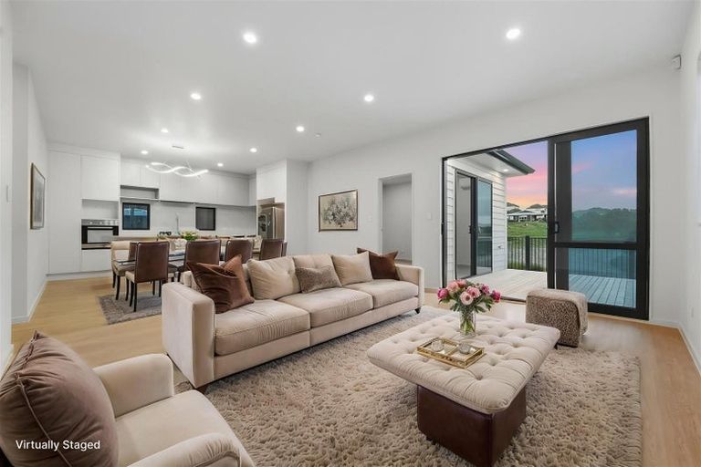 Photo of property in 50 Whakairo Crescent, Gulf Harbour, Whangaparaoa, 0930