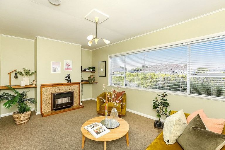 Photo of property in 79 Brooklands Road, Brooklands, New Plymouth, 4310