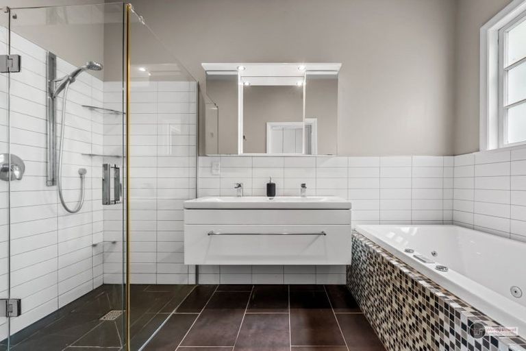 Photo of property in 19 William Street, Petone, Lower Hutt, 5012