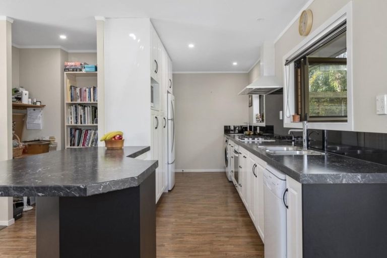 Photo of property in 20b Kiriwai Place, Matua, Tauranga, 3110