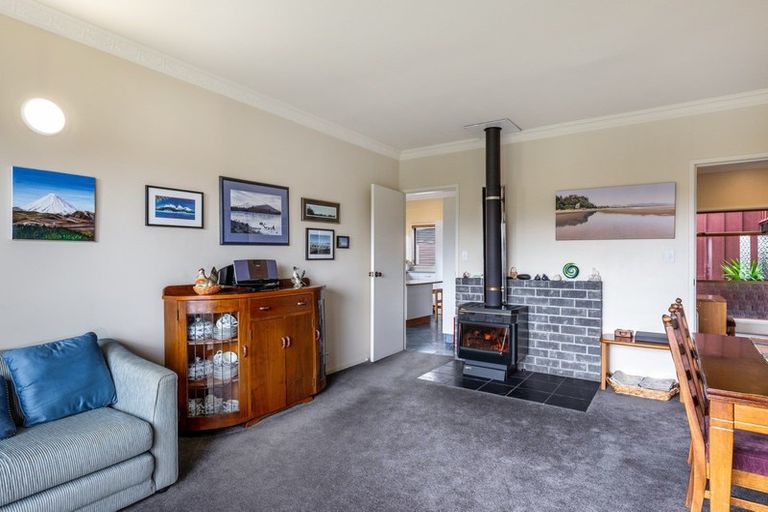 Photo of property in 16 Kempton Place, Richmond Heights, Taupo, 3330