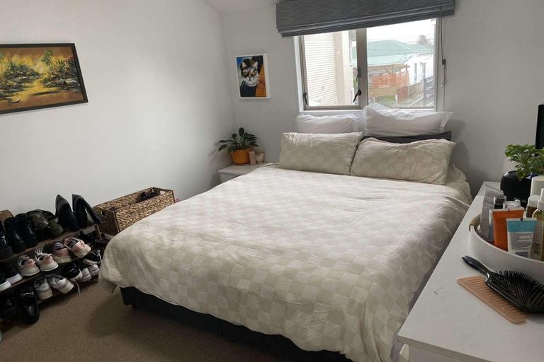 Photo of property in 3/131 Queens Drive, Lyall Bay, Wellington, 6022