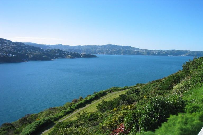 Photo of property in 9 Rangitane Street, Maupuia, Wellington, 6022