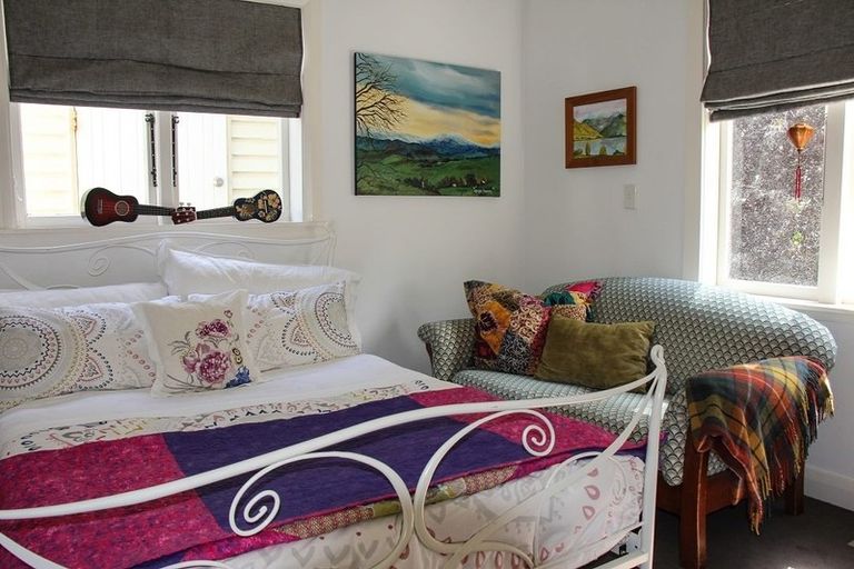 Photo of property in 90 Awa Road, Seatoun, Wellington, 6022