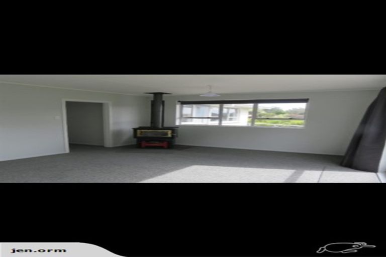 Photo of property in 1 Oawai Place, Marfell, New Plymouth, 4310