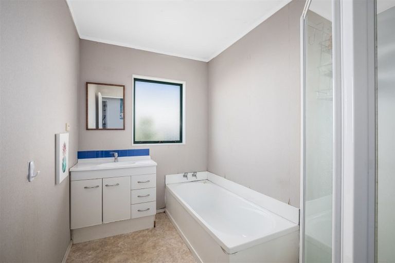 Photo of property in 6 Tobago Crescent, Grenada North, Wellington, 5028