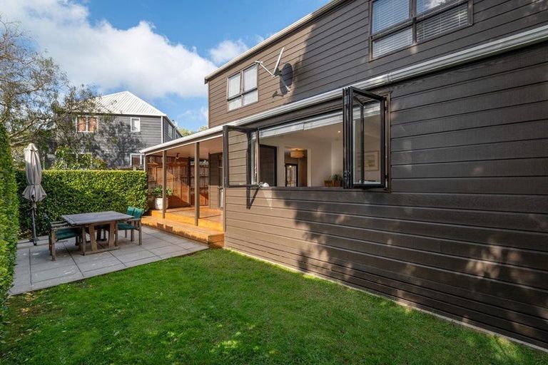 Photo of property in 2/3 Eversleigh Road, Belmont, Auckland, 0622