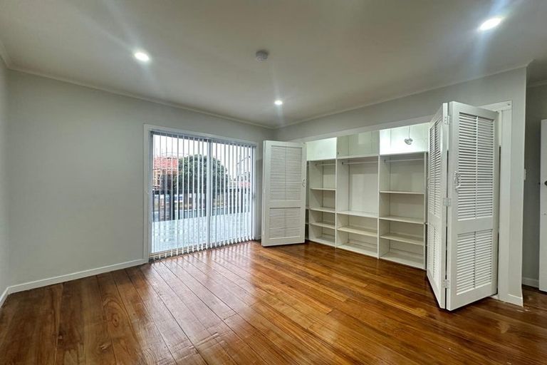 Photo of property in 720 Massey Road, Mangere, Auckland, 2022