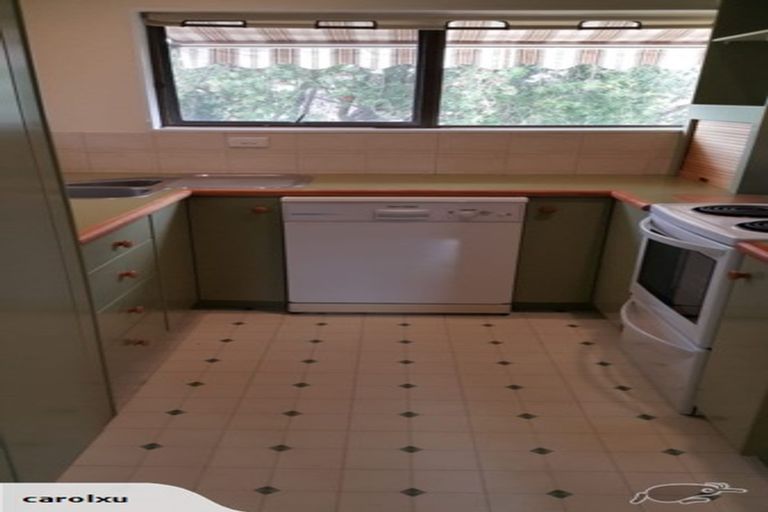 Photo of property in 2/7 Cornelian Crescent, Half Moon Bay, Auckland, 2012