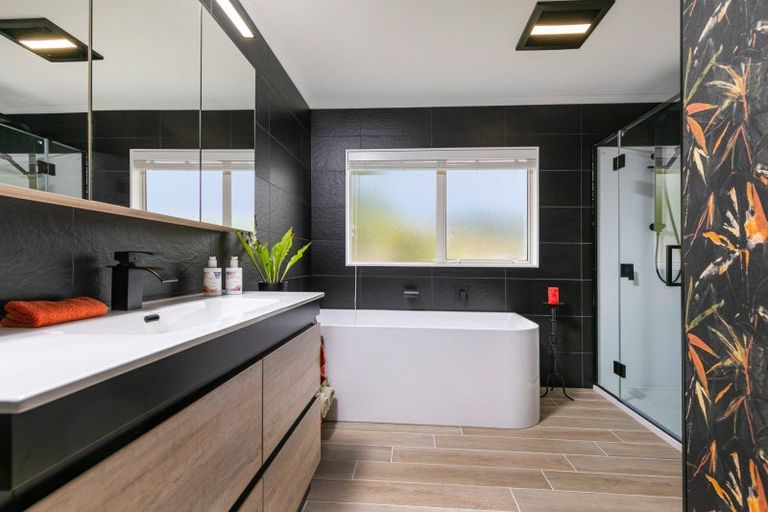 Photo of property in 39 Kate Sheppard Avenue, Torbay, Auckland, 0630