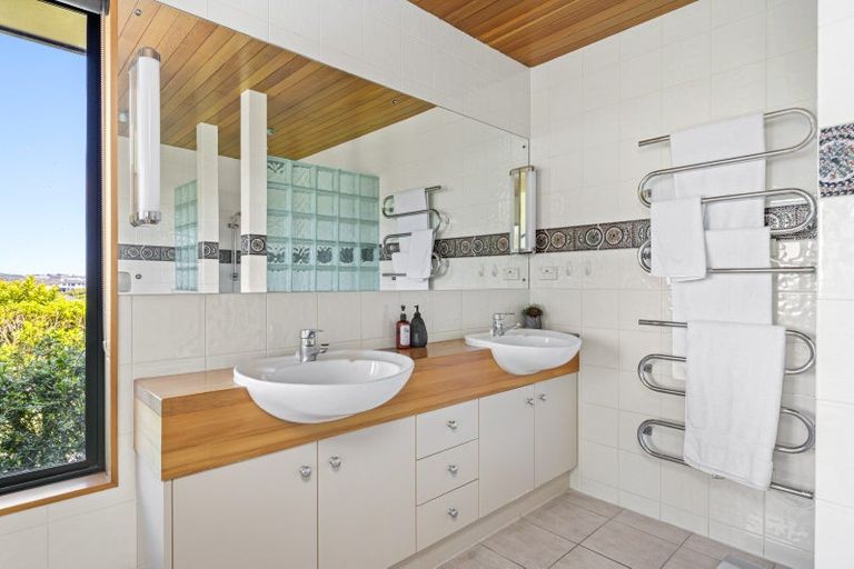 Photo of property in 115 Grand Drive, Orewa, 0931