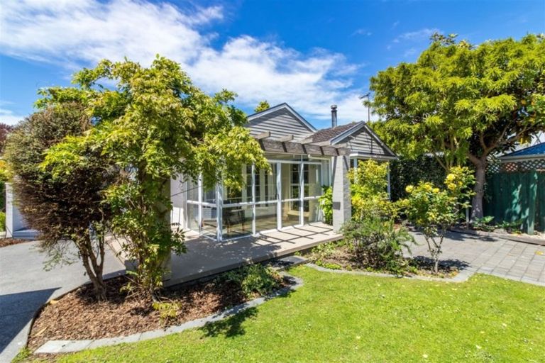 Photo of property in 8 Raxworthy Street, Ilam, Christchurch, 8041