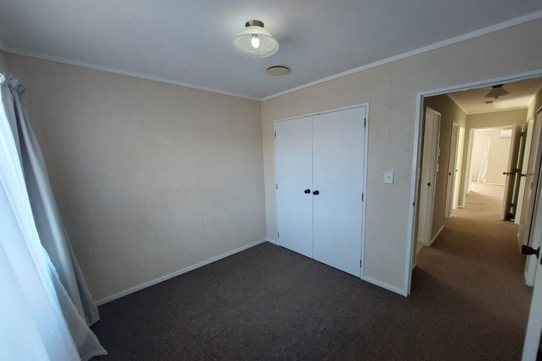 Photo of property in 2/13 Coubray Place, Botany Downs, Auckland, 2010