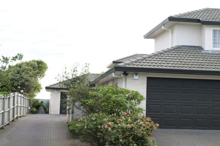Photo of property in 1/5 Keswick Close, Northpark, Auckland, 2013