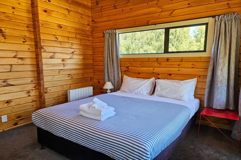 Photo of property in 21 Aorangi Crescent, Lake Tekapo, 7999