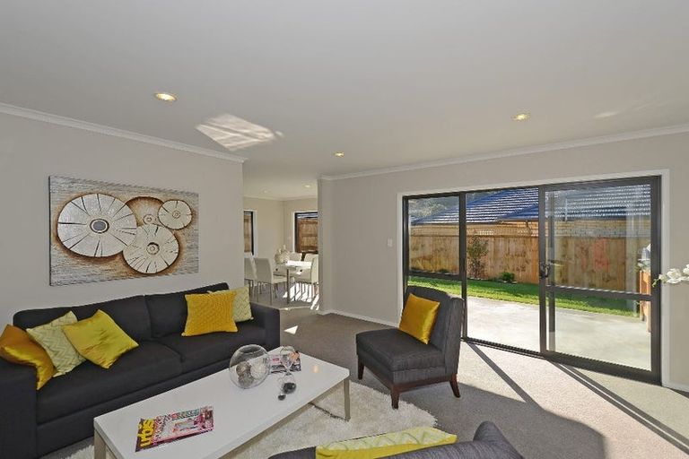 Photo of property in 89 Riverstone Drive, Riverstone Terraces, Upper Hutt, 5018