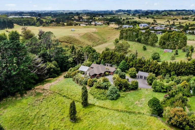 Photo of property in 271 Henwood Road, Paraite, New Plymouth, 4372
