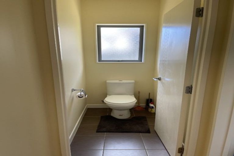 Photo of property in 19 Barnsley Place, Henderson, Auckland, 0612