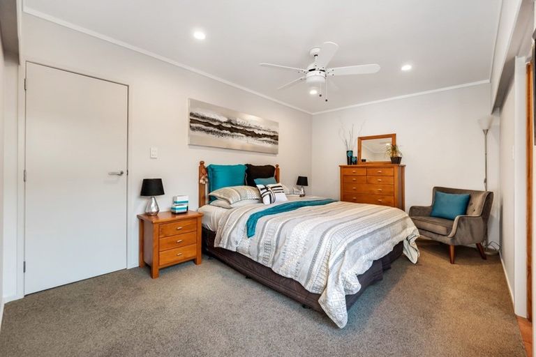 Photo of property in 5 Cascades Road, Pakuranga Heights, Auckland, 2010