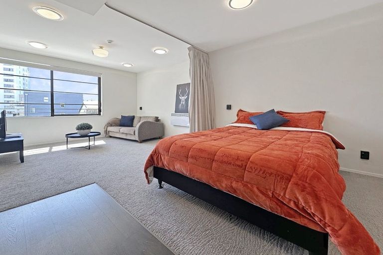 Photo of property in 309/3 Roxburgh Street, Mount Victoria, Wellington, 6011