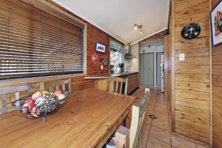 Photo of property in 113 Wirihana Road, Titirangi, Auckland, 0604