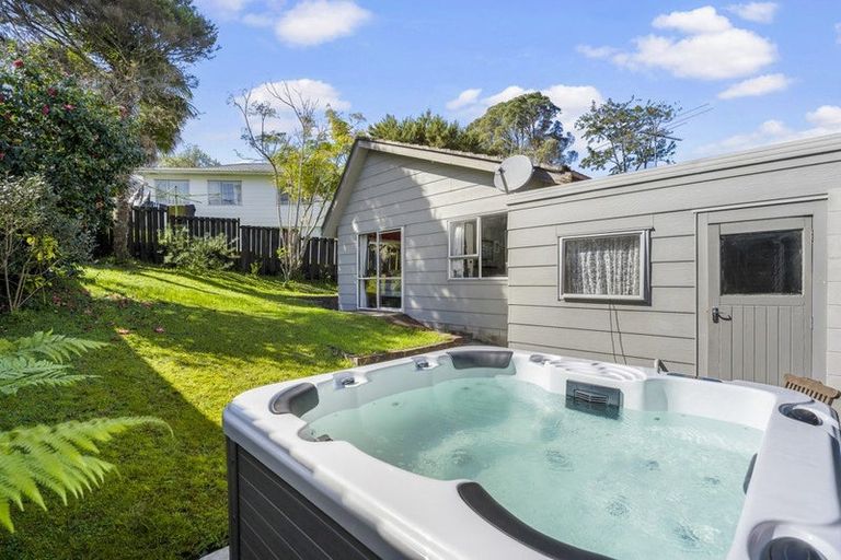 Photo of property in 2/19 Simon Ellice Drive, Bayview, Auckland, 0629