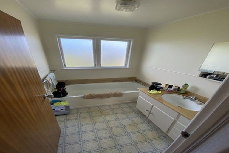 Photo of property in 96 Koraha Road, Kumeu, 0892