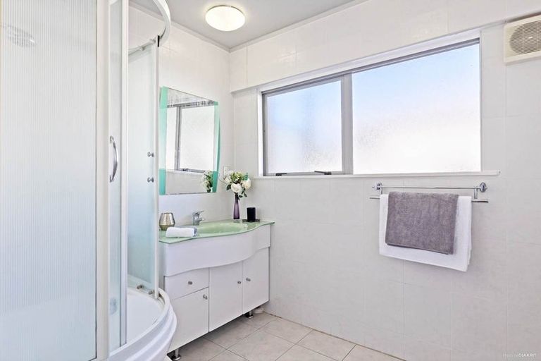 Photo of property in 34 Clovelly Road, Bucklands Beach, Auckland, 2012