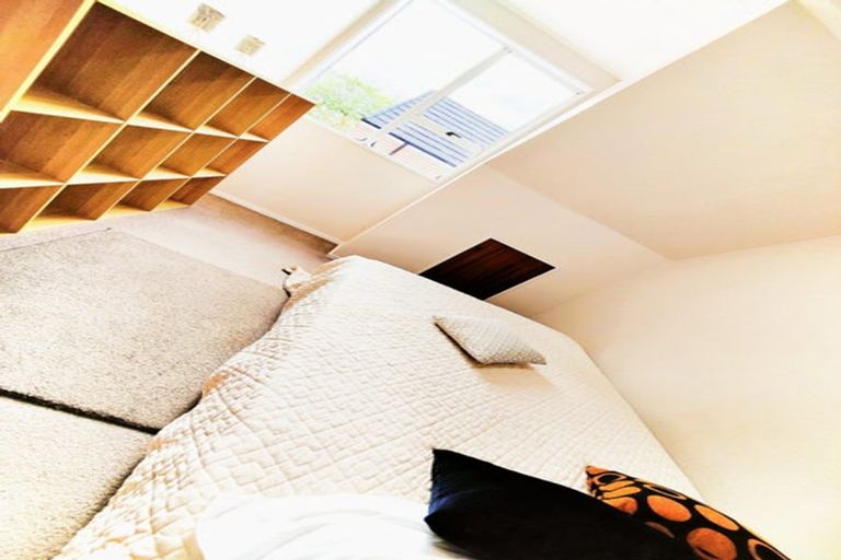 Photo of property in 8b Wai-iti Crescent, Woburn, Lower Hutt, 5010