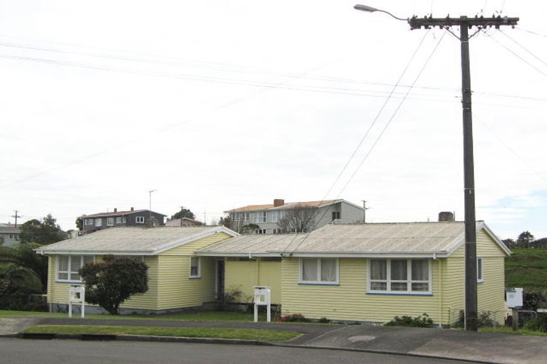 Photo of property in 7-9 Clerke Place, Marfell, New Plymouth, 4310