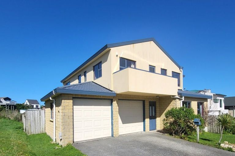 Photo of property in 17 Jordan Street, Island Bay, Wellington, 6023