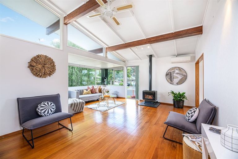 Photo of property in 23 Finlow Drive, Te Atatu South, Auckland, 0610