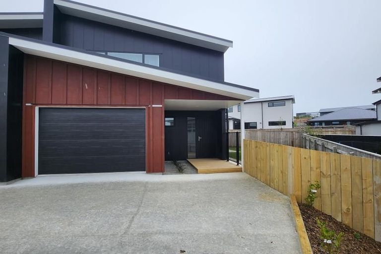 Photo of property in 30a Ken Douglas Drive, Aotea, Porirua, 5024