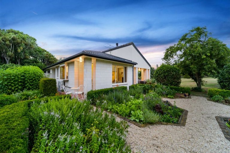 Photo of property in 21 Manna Place, West Melton, Christchurch, 7675