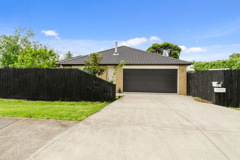 Photo of property in 2 Puriri Road, Pukekohe, 2120