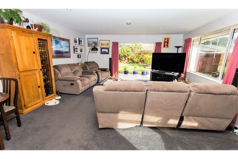 Photo of property in 67 Mauger Drive, Heathcote Valley, Christchurch, 8022